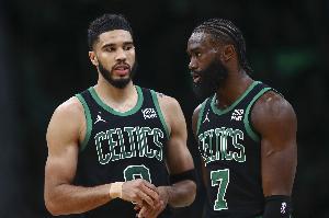 😮🤦‍♂️❗绿军连续两场被逆转20分 NBA季后赛历史首队！