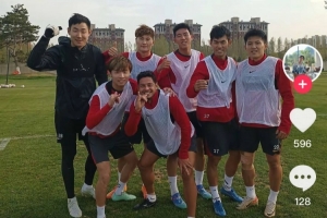 李申圆晒和吉列尔梅等合照：时隔近一年相见，很高兴一起康复回归