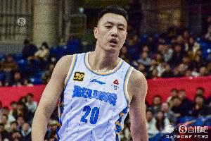 稀碎！北京出现多达35次犯规 广厦也有24次犯规