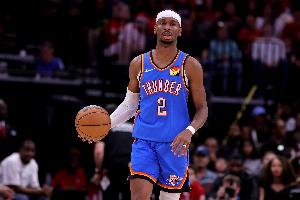 徐静雨：SGA简直浪得虚名之辈 NBA已沦落到靠一个软蛋来撑门面？