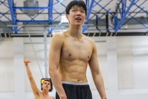 💪媒体人晒杨瀚森训练照：一周特训生活结束 准备迎接新的挑战