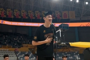他值得！胡金秋在广厦球迷答谢会上发言 现场球迷高喊MVP