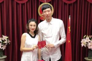 周琦妻子：我没用离婚逼周琦回来打CBA 再造谣硬黑我可直接回怼啦